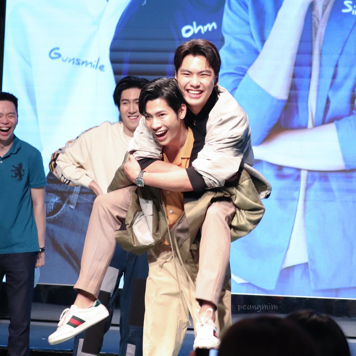 Cộng đồng LGBT thế giới hôm nay (15/5): Mỹ nam Love By Chance du hí ở Hàn Quốc, cặp đôi Thanh Minh tổ chức fanmeeting tại Đài Loan (Trung Quốc) - Ảnh 7. Cộng đồng LGBT thế giới hôm nay (15/5): Mỹ nam Love By Chance du hí ở Hàn Quốc, cặp đôi Thanh Minh tổ chức fanmeeting tại Đài Loan (Trung Quốc) - Ảnh 7.