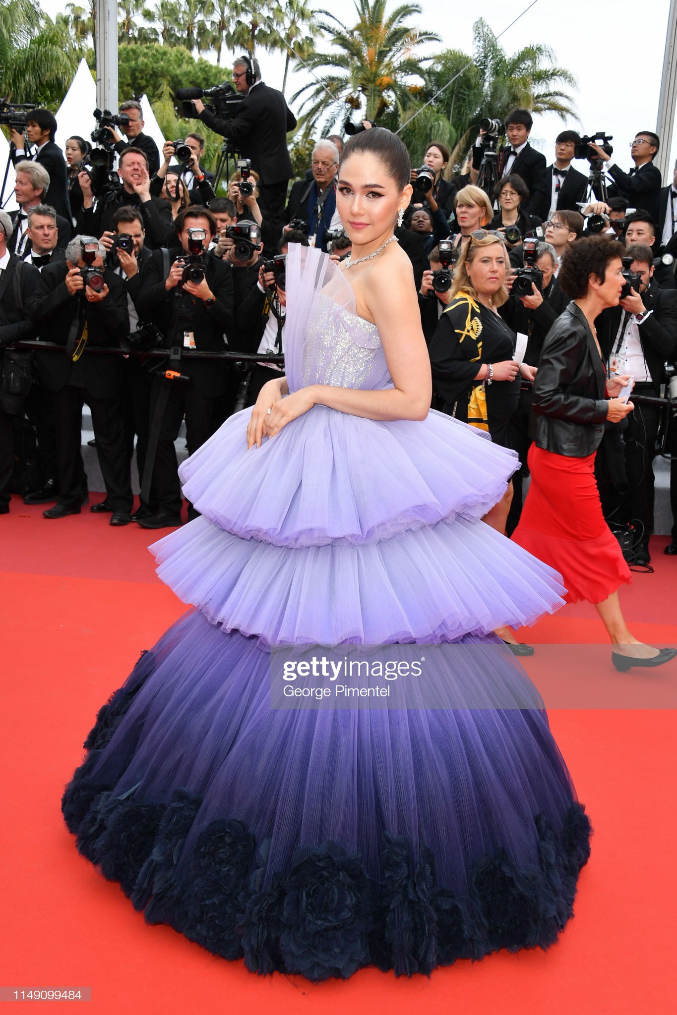 Thảm đỏ LHP Cannes 2019: Màn chặt chém váy áo của những siêu sao quốc tế - Ảnh 7. Thảm đỏ LHP Cannes 2019: Màn chặt chém váy áo của những siêu sao quốc tế - Ảnh 7.