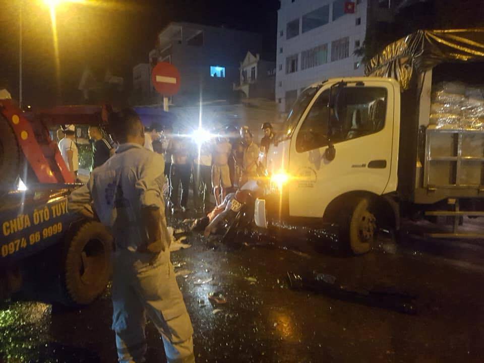 Hưng Yên: Tai nạn bất ngờ, người phụ nữ chở 3 cháu bé sau xe tử vong - Ảnh 1. Hưng Yên: Tai nạn bất ngờ, người phụ nữ chở 3 cháu bé sau xe tử vong - Ảnh 1.