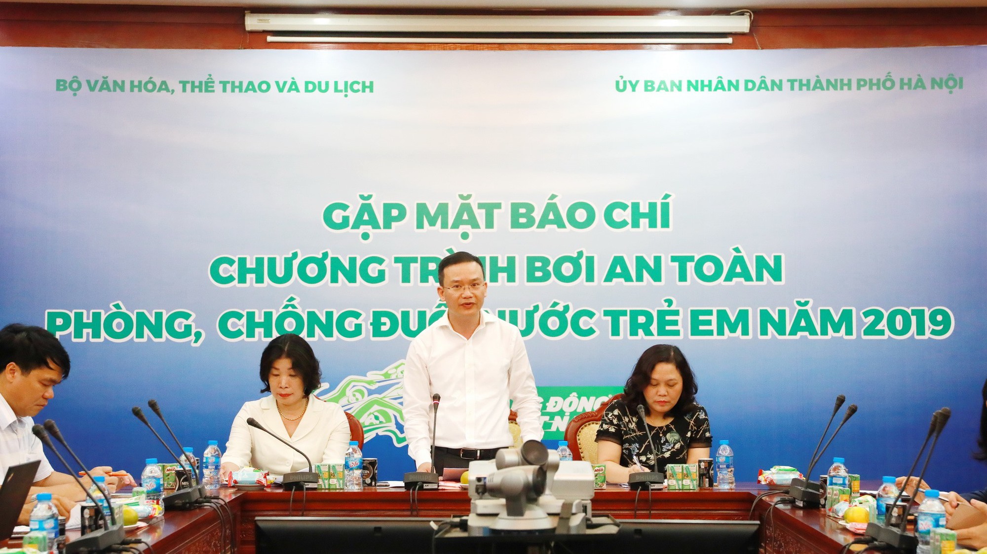 Hà Nội được chọn làm nơi tổ chức Chương trình bơi an toàn phòng, chống đuối nước trẻ em năm 2019 - Ảnh 1. Hà Nội được chọn làm nơi tổ chức Chương trình bơi an toàn phòng, chống đuối nước trẻ em năm 2019 - Ảnh 1.