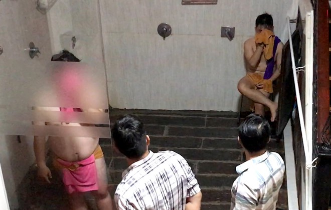 Cộng đồng LGBT thế giới hôm nay (15/5): Mỹ nam Love By Chance du hí ở Hàn Quốc, cặp đôi Thanh Minh tổ chức fanmeeting tại Đài Loan (Trung Quốc) - Ảnh 9. Cộng đồng LGBT thế giới hôm nay (15/5): Mỹ nam Love By Chance du hí ở Hàn Quốc, cặp đôi Thanh Minh tổ chức fanmeeting tại Đài Loan (Trung Quốc) - Ảnh 9.