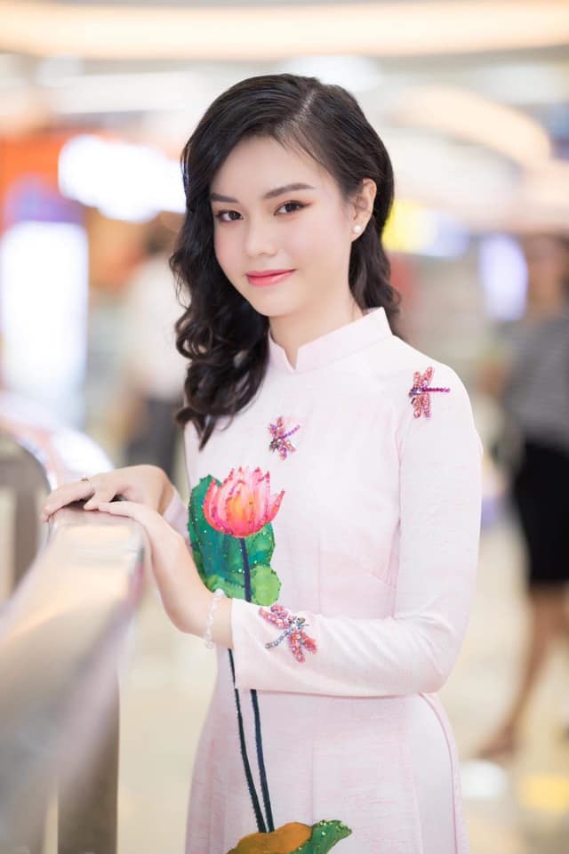Nữ diễn viên sinh năm 2004 kể chuyện đóng cảnh người lớn với bạn diễn hơn 30 tuổi - Ảnh 1. Nữ diễn viên sinh năm 2004 kể chuyện đóng cảnh người lớn với bạn diễn hơn 30 tuổi - Ảnh 1.