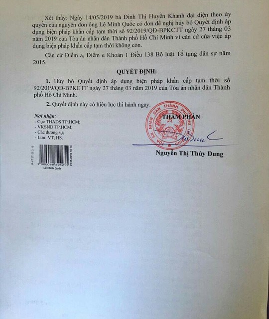 Ông Lê Minh Quốc bất ngờ rút đơn kiện HĐQT Eximbank - Ảnh 3. Ông Lê Minh Quốc bất ngờ rút đơn kiện HĐQT Eximbank - Ảnh 3.