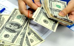 Giá USD hôm nay 17/5: USD tiếp tục vọt lên