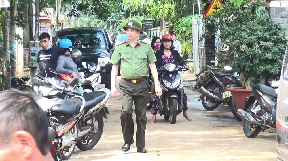 Xác định đặc điểm nhận dạng 2 thi thể trong khối bê tông ở Bình Dương - Ảnh 2. Xác định đặc điểm nhận dạng 2 thi thể trong khối bê tông ở Bình Dương - Ảnh 2.