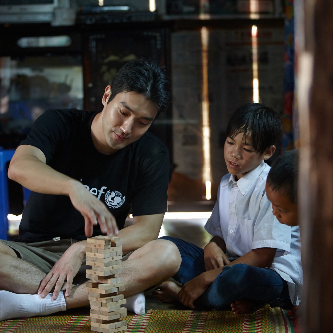 Ca sĩ Choi Siwon: Hoàng tử đời thật với xuất thân hoàng gia, sở hữu gia tài khủng đứng thứ 2 làng giải trí Hàn - Ảnh 12. Ca sĩ Choi Siwon: Hoàng tử đời thật với xuất thân hoàng gia, sở hữu gia tài khủng đứng thứ 2 làng giải trí Hàn - Ảnh 12.