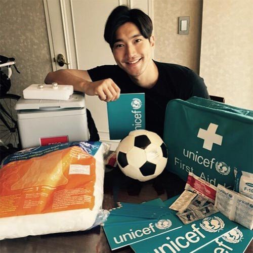 Ca sĩ Choi Siwon: Hoàng tử đời thật với xuất thân hoàng gia, sở hữu gia tài khủng đứng thứ 2 làng giải trí Hàn - Ảnh 10. Ca sĩ Choi Siwon: Hoàng tử đời thật với xuất thân hoàng gia, sở hữu gia tài khủng đứng thứ 2 làng giải trí Hàn - Ảnh 10.