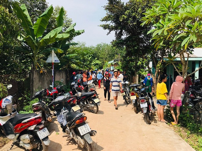 Hiện trường nghi án 2 thi thể nam giới trong bồn nhựa lấp đầy bê tông - Ảnh 9. Hiện trường nghi án 2 thi thể nam giới trong bồn nhựa lấp đầy bê tông - Ảnh 9.