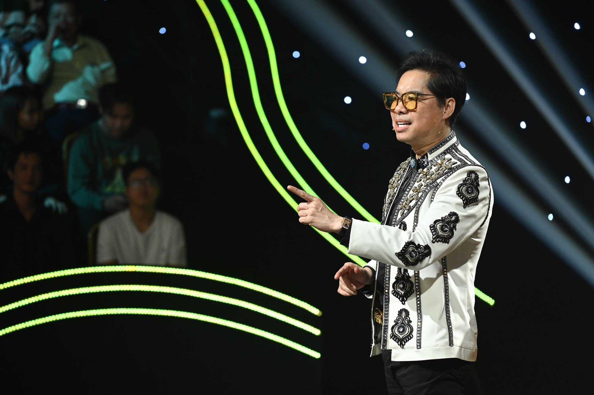 Tham vọng của Ngọc Sơn mang âm nhạc ra quốc tế ở tuổi ngoài 50 - Ảnh 3. Tham vọng của Ngọc Sơn mang âm nhạc ra quốc tế ở tuổi ngoài 50 - Ảnh 3.
