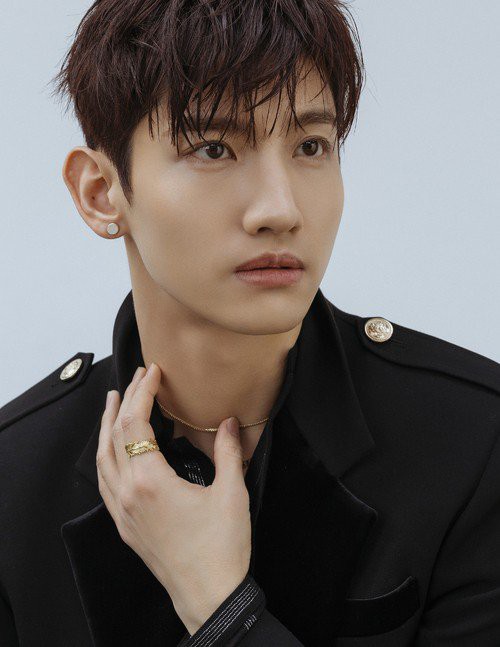 Những sao Kpop xuất thân từ đường phố thành danh rực rỡ dù từng bị hoài nghi về tài năng - Ảnh 1. Những sao Kpop xuất thân từ đường phố thành danh rực rỡ dù từng bị hoài nghi về tài năng - Ảnh 1.