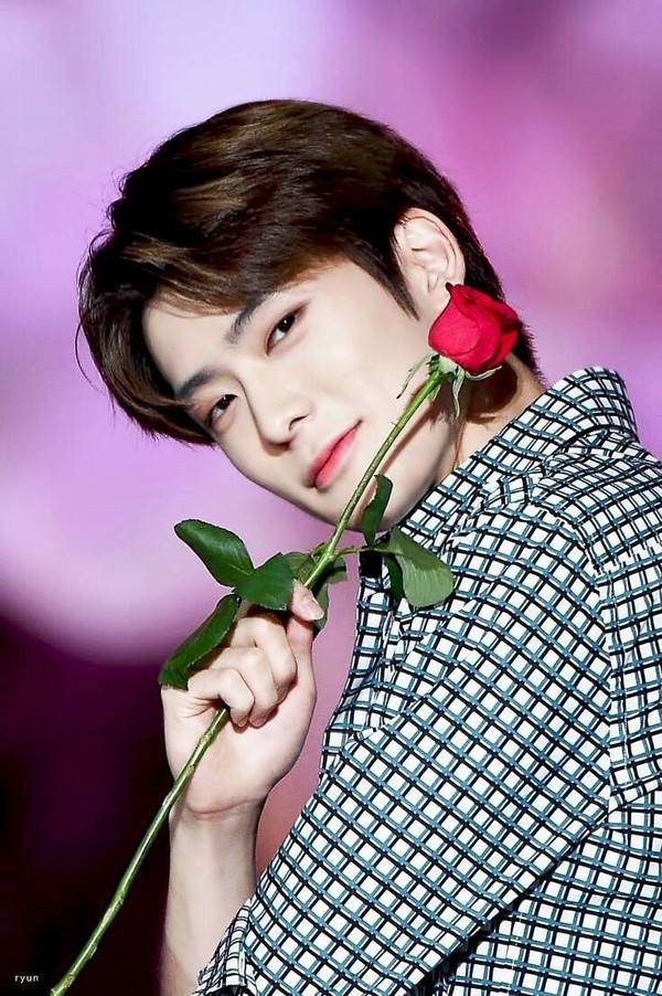 Những sao Kpop xuất thân từ đường phố thành danh rực rỡ dù từng bị hoài nghi về tài năng - Ảnh 9. Những sao Kpop xuất thân từ đường phố thành danh rực rỡ dù từng bị hoài nghi về tài năng - Ảnh 9.