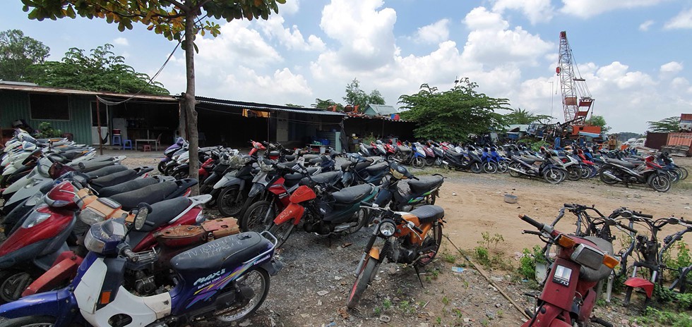 Tôi đi mua xe không giấy tờ giá chỉ vài trăm ngàn ở vùng ven Sài Gòn - Ảnh 11. Tôi đi mua xe không giấy tờ giá chỉ vài trăm ngàn ở vùng ven Sài Gòn - Ảnh 11.