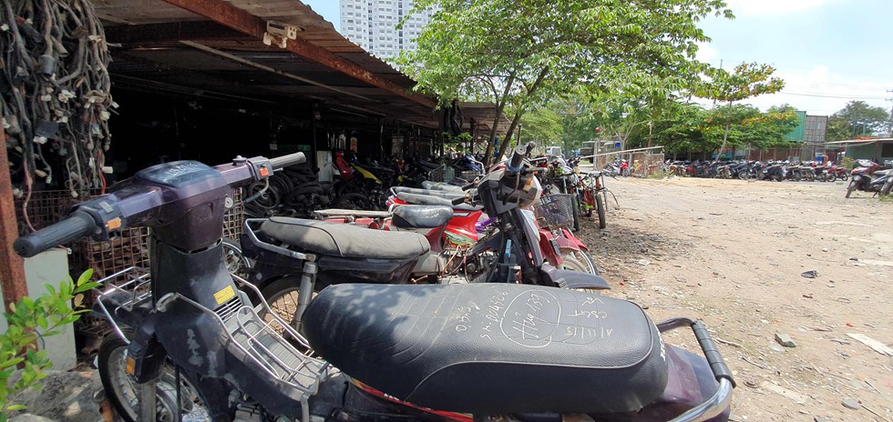 Tôi đi mua xe không giấy tờ giá chỉ vài trăm ngàn ở vùng ven Sài Gòn - Ảnh 13. Tôi đi mua xe không giấy tờ giá chỉ vài trăm ngàn ở vùng ven Sài Gòn - Ảnh 13.