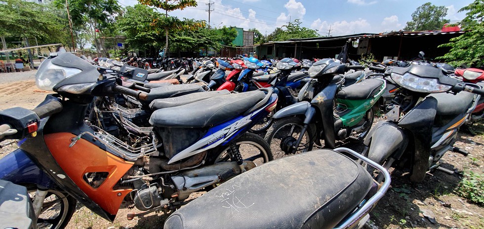 Tôi đi mua xe không giấy tờ giá chỉ vài trăm ngàn ở vùng ven Sài Gòn - Ảnh 5. Tôi đi mua xe không giấy tờ giá chỉ vài trăm ngàn ở vùng ven Sài Gòn - Ảnh 5.