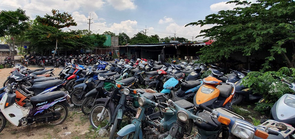 Tôi đi mua xe không giấy tờ giá chỉ vài trăm ngàn ở vùng ven Sài Gòn - Ảnh 9. Tôi đi mua xe không giấy tờ giá chỉ vài trăm ngàn ở vùng ven Sài Gòn - Ảnh 9.
