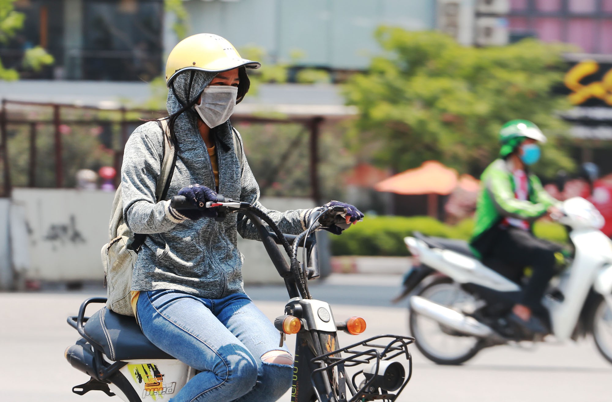Bắc Bộ tiếp tục nắng nóng gắt trước khi đón không khí lạnh - Ảnh 1. Bắc Bộ tiếp tục nắng nóng gắt trước khi đón không khí lạnh - Ảnh 1.