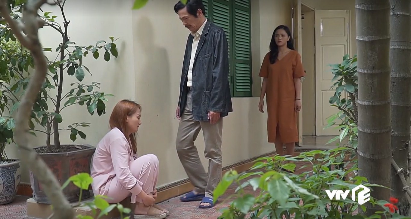 Về nhà đi con tập 26: Vũ ra giá 300 triệu để bồi thường về chuyện cái thai, Anh Thư uất nghẹn lao đến viện giải quyết - Ảnh 19. Về nhà đi con tập 26: Vũ ra giá 300 triệu để bồi thường về chuyện cái thai, Anh Thư uất nghẹn lao đến viện giải quyết - Ảnh 19.