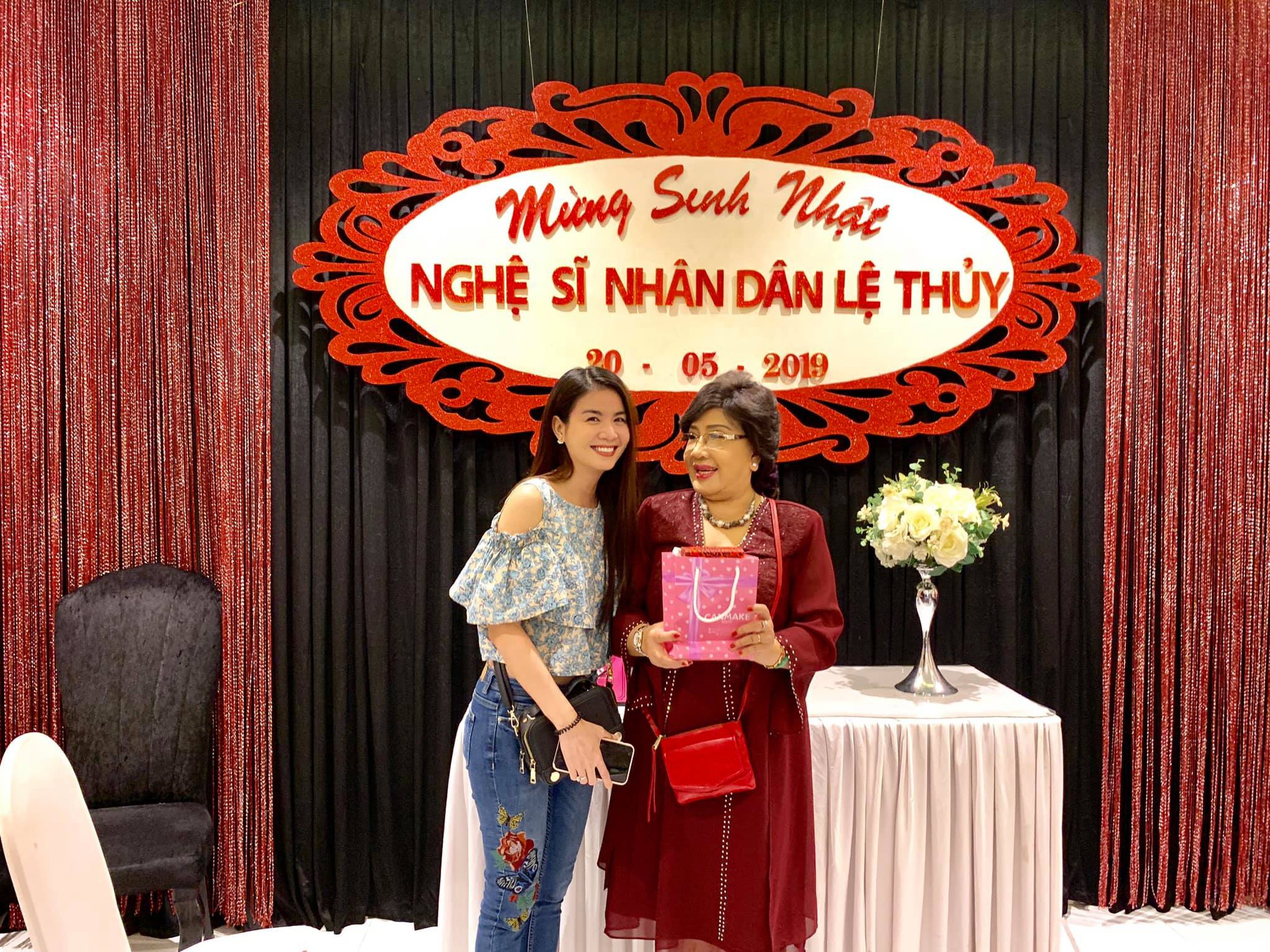 Dàn sao Việt tưng bừng mừng sinh nhật NSND Lệ Thủy - Ảnh 2.
