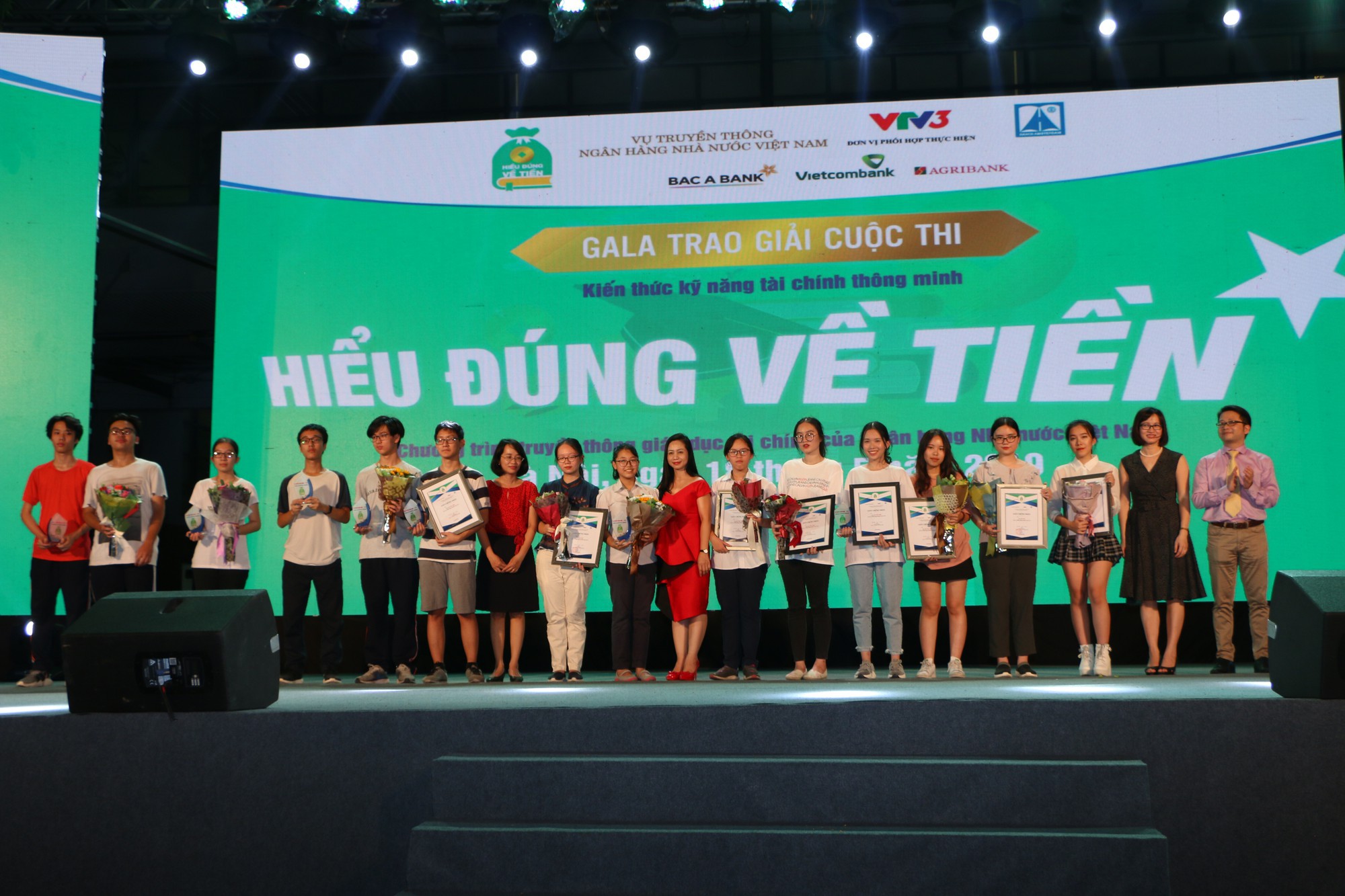 Thông tin tuyển sinh 2019 (19/5): Những lỗi dễ mất điểm trong bài thi môn Ngữ văn THPT quốc gia, nhiều lựa chọn cho thí sinh thi vào lớp 10 Hà Nội - Ảnh 2. Thông tin tuyển sinh 2019 (19/5): Những lỗi dễ mất điểm trong bài thi môn Ngữ văn THPT quốc gia, nhiều lựa chọn cho thí sinh thi vào lớp 10 Hà Nội - Ảnh 2.