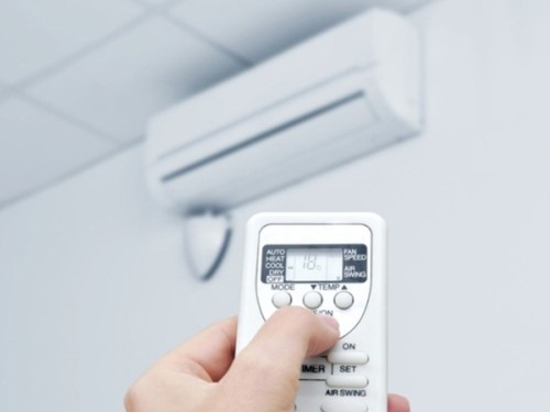 Hà Nội nắng nóng đỉnh điểm, 5 thói quen dùng điều hòa ngày nắng nóng dễ gây đột tử - Ảnh 2.