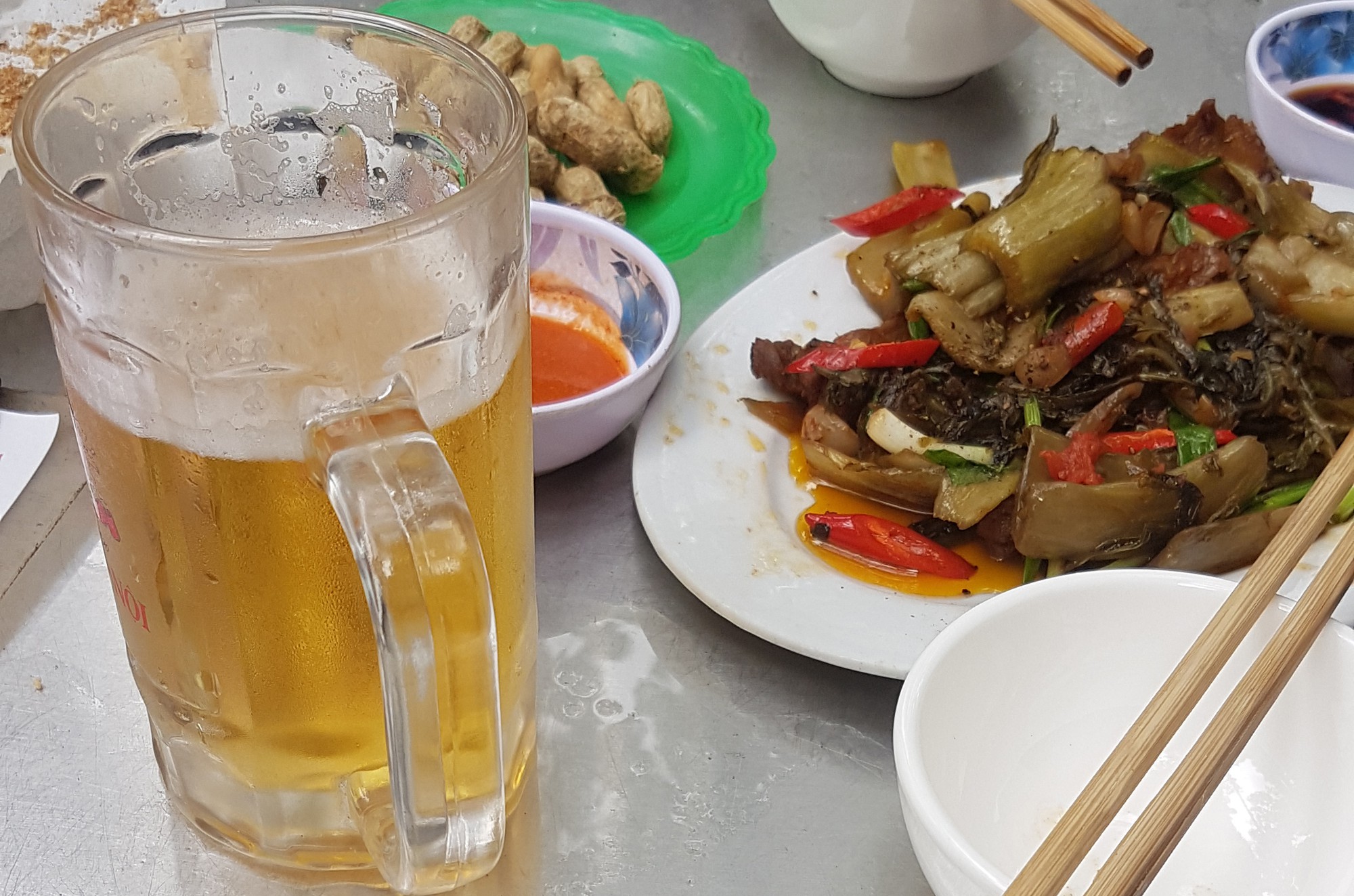 Từ vụ tai nạn ở hầm Kim Liên: Dịch vụ đưa ma men về nhà không dễ thực hiện vì có khách sửng cồ tôi chưa say? - Ảnh 2.