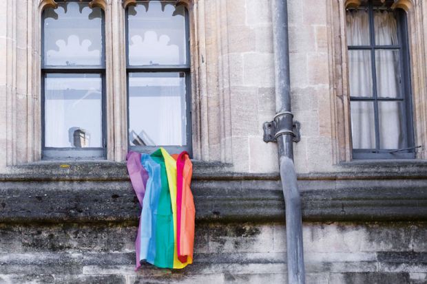 Giá như thầy cô có thể hiểu hơn về cộng đồng LGBT - Ảnh 1.