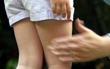 Tin tức pháp luật: Khởi tố ông bố đưa con trai đến trường rồi dâm ô 3 bé gái 7 tuổi