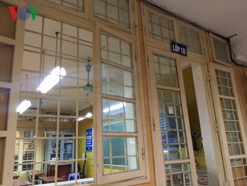 Tai nạn ở hầm Kim Liên: Nghẹn lòng khi học sinh hỏi Ai dạy chúng con - Ảnh 2. Tai nạn ở hầm Kim Liên: Nghẹn lòng khi học sinh hỏi Ai dạy chúng con - Ảnh 2.