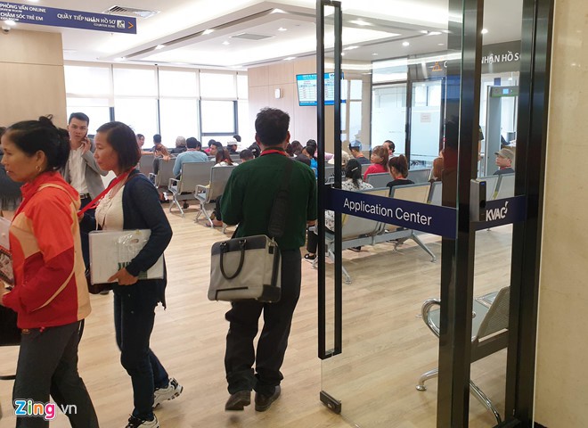 Thay đổi cách nhận hồ sơ, biển người xin visa Hàn Quốc biến mất - Ảnh 3.