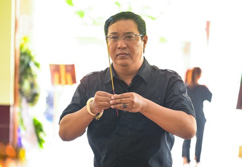NSƯT Thành Lộc, Minh Hằng và đồng nghiệp nghẹn ngào viếng NS Lê Bình - Ảnh 8. NSƯT Thành Lộc, Minh Hằng và đồng nghiệp nghẹn ngào viếng NS Lê Bình - Ảnh 8.