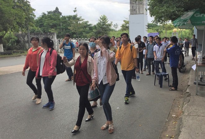 Sinh viên muốn giờ học cùng giờ các cơ quan hành chính - Ảnh 1. Sinh viên muốn giờ học cùng giờ các cơ quan hành chính - Ảnh 1.