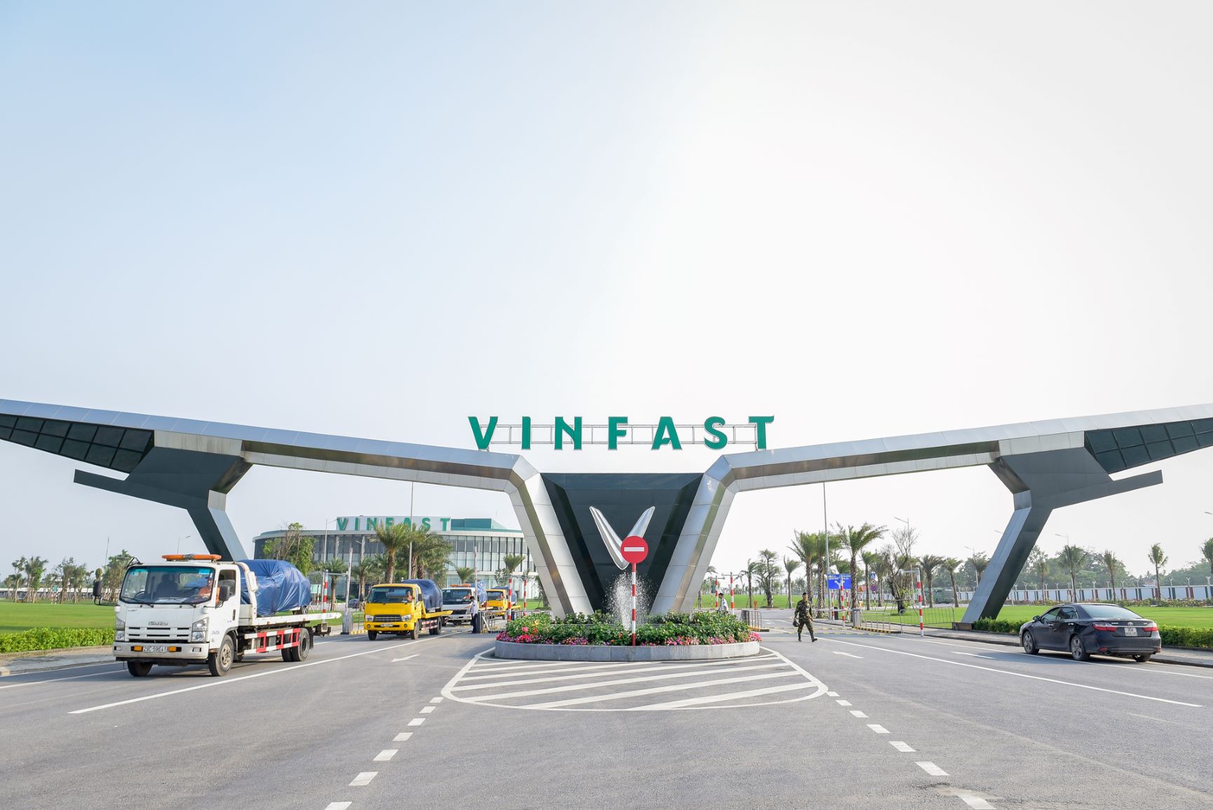 Vingroup đầu tư 1.000 tỉ đồng kinh doanh xe buýt, vận hành 3.000 xe buýt điện do VinFast sản xuất vào tháng 3/2020 - Ảnh 1. Vingroup đầu tư 1.000 tỉ đồng kinh doanh xe buýt, vận hành 3.000 xe buýt điện do VinFast sản xuất vào tháng 3/2020 - Ảnh 1.