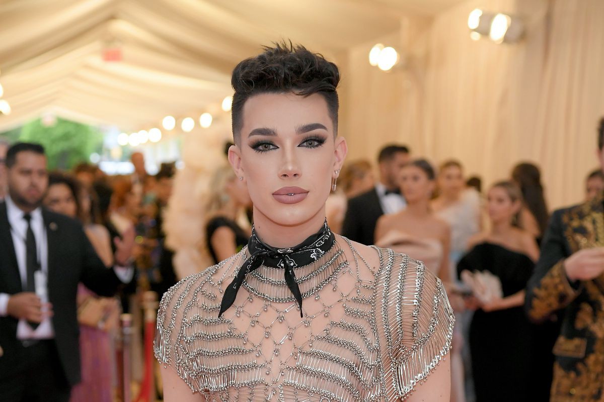 Tình chị em chắc có bền lâu: Scandal bóc phốt lẫn nhau giữa anh chàng đồng tính James Charles và các beauty blogger đình đám - Ảnh 1. Tình chị em chắc có bền lâu: Scandal bóc phốt lẫn nhau giữa anh chàng đồng tính James Charles và các beauty blogger đình đám - Ảnh 1.