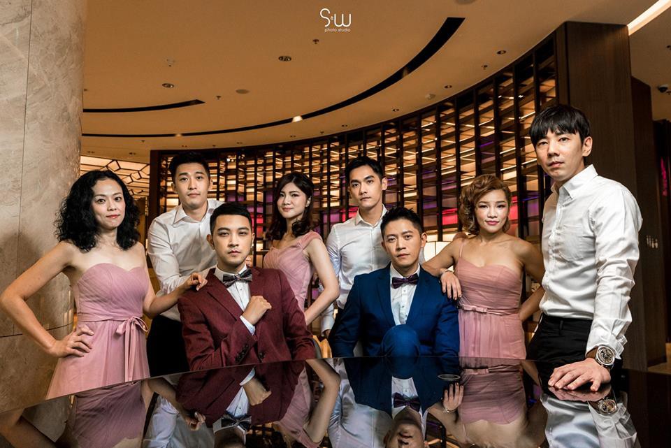 Hình ảnh đám cưới đẹp như trong mơ của cặp đôi đồng tính nam khiến nhiều người ghen tị - Ảnh 11. Hình ảnh đám cưới đẹp như trong mơ của cặp đôi đồng tính nam khiến nhiều người ghen tị - Ảnh 11.