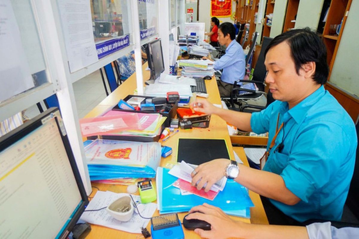 Năm 2018 có 0,59% công chức không hoàn thành nhiệm vụ - Ảnh 1. Năm 2018 có 0,59% công chức không hoàn thành nhiệm vụ - Ảnh 1.