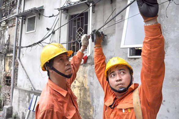 Chủ tịch EVN hứa sửa bậc thang giá điện sinh hoạt và biểu giá điện luỹ tiến, điều chỉnh mẫu hóa đơn tiền điện dễ hiểu - Ảnh 2. Chủ tịch EVN hứa sửa bậc thang giá điện sinh hoạt và biểu giá điện luỹ tiến, điều chỉnh mẫu hóa đơn tiền điện dễ hiểu - Ảnh 2.