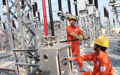 Quốc hội đề nghị Chính phủ báo cáo toàn diện về tăng giá điện, xăng
