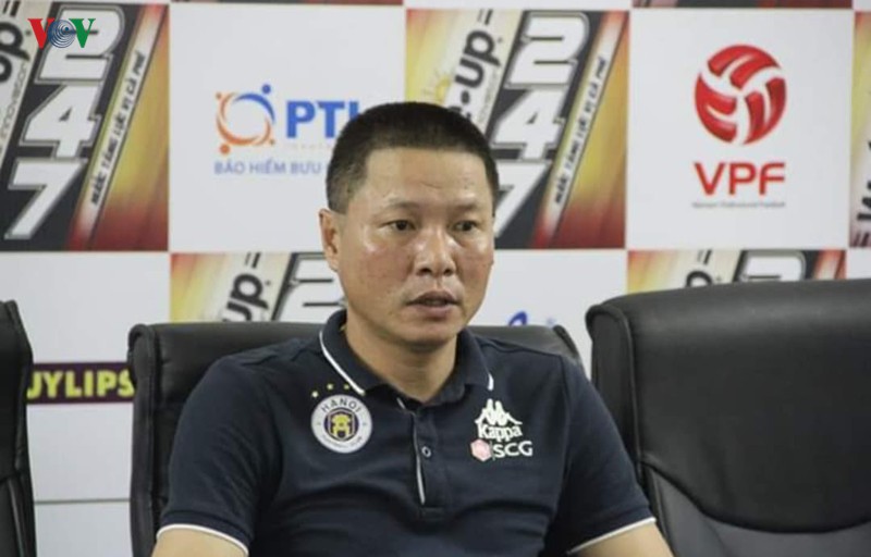 HLV Hà Nội FC tiết lộ lý do điền tên Bùi Tiến Dũng vào đội hình ra sân - Ảnh 1. HLV Hà Nội FC tiết lộ lý do điền tên Bùi Tiến Dũng vào đội hình ra sân - Ảnh 1.
