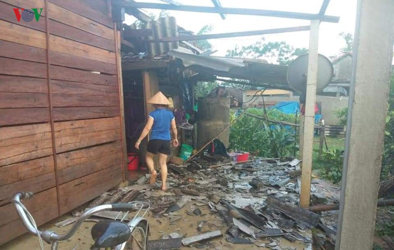 Mưa đá, lốc xoáy gây thiệt hại nặng nề tại Nghệ An, Hà Tĩnh - Ảnh 1. Mưa đá, lốc xoáy gây thiệt hại nặng nề tại Nghệ An, Hà Tĩnh - Ảnh 1.