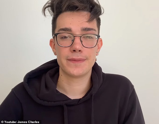Tình chị em chắc có bền lâu: Scandal bóc phốt lẫn nhau giữa anh chàng đồng tính James Charles và các beauty blogger đình đám - Ảnh 8. Tình chị em chắc có bền lâu: Scandal bóc phốt lẫn nhau giữa anh chàng đồng tính James Charles và các beauty blogger đình đám - Ảnh 8.