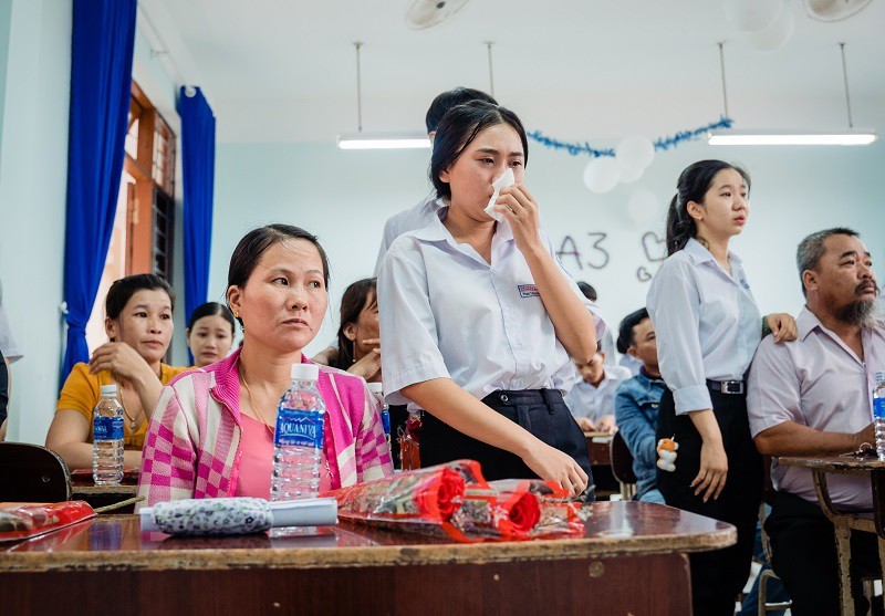 Ảnh kỷ yếu rơi nước mắt của học sinh Vũng Tàu - Ảnh 8. Ảnh kỷ yếu rơi nước mắt của học sinh Vũng Tàu - Ảnh 8.