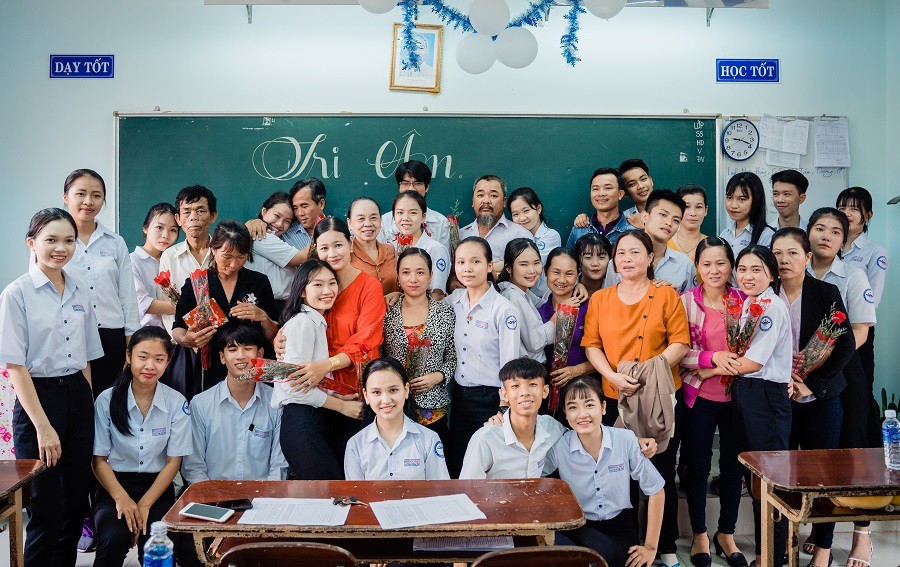 Ảnh kỷ yếu rơi nước mắt của học sinh Vũng Tàu - Ảnh 10. Ảnh kỷ yếu rơi nước mắt của học sinh Vũng Tàu - Ảnh 10.