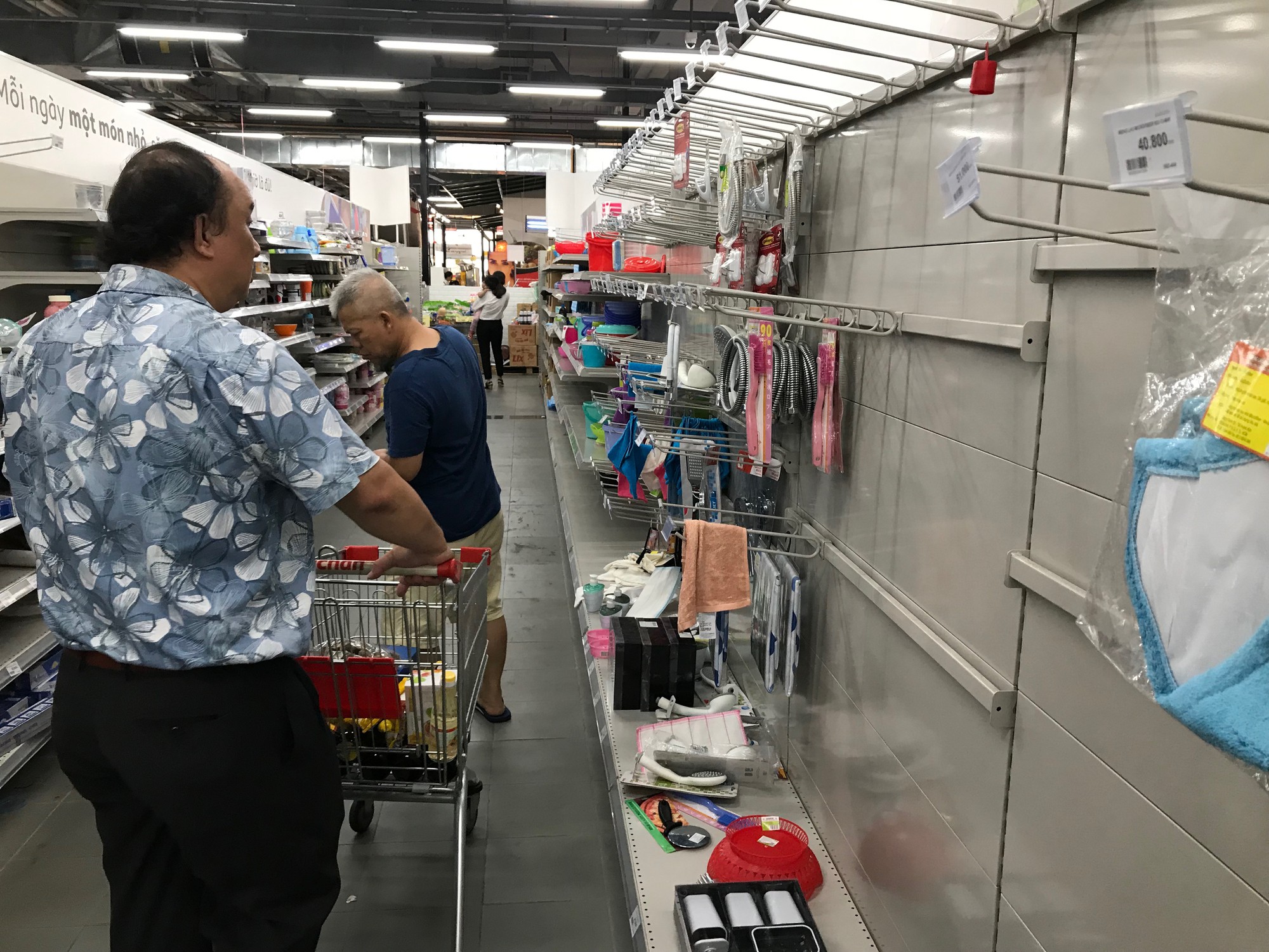 Vì sao 2 đại gia bán lẻ Pháp Auchan và Casino phải bán xả hàng, ‘tháo chạy’ khỏi Việt Nam? - Ảnh 4. Vì sao 2 đại gia bán lẻ Pháp Auchan và Casino phải bán xả hàng, ‘tháo chạy’ khỏi Việt Nam? - Ảnh 4.