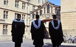 Đại học Oxford lần đầu hạ điểm xét tuyển cho thí sinh thiệt thòi