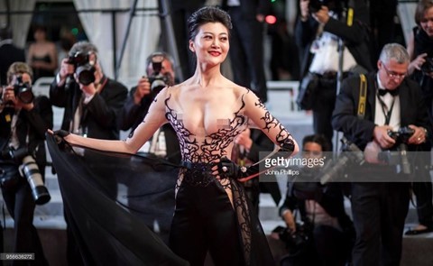 Sao nữ TQ còn gì sau màn mặc hở sốc, bị gọi là gái mại dâm ở Cannes? - Ảnh 1. Sao nữ TQ còn gì sau màn mặc hở sốc, bị gọi là gái mại dâm ở Cannes? - Ảnh 1.