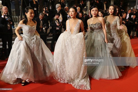 Sao nữ TQ còn gì sau màn mặc hở sốc, bị gọi là gái mại dâm ở Cannes? - Ảnh 4. Sao nữ TQ còn gì sau màn mặc hở sốc, bị gọi là gái mại dâm ở Cannes? - Ảnh 4.