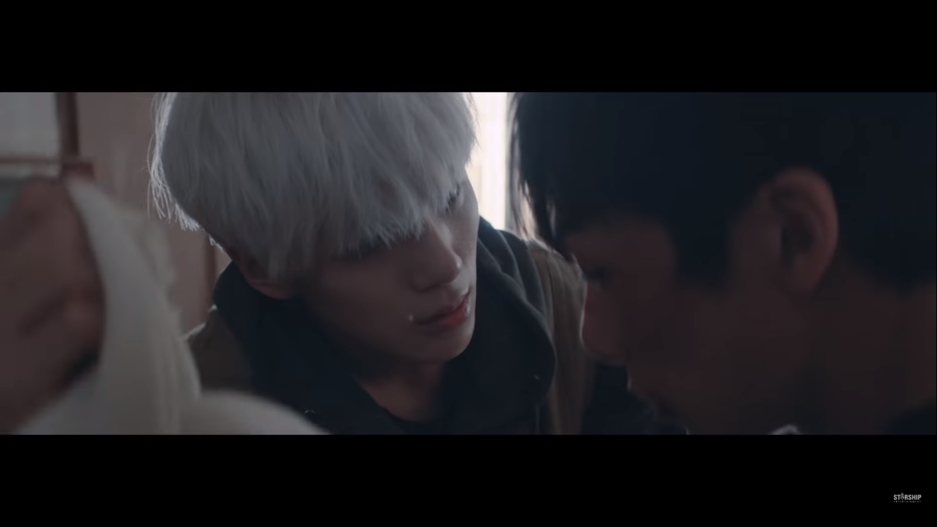 Điểm mặt những MV Kpop có chủ đề LGBT có thể bạn chưa biết (P.1) - Ảnh 19. Điểm mặt những MV Kpop có chủ đề LGBT có thể bạn chưa biết (P.1) - Ảnh 19.