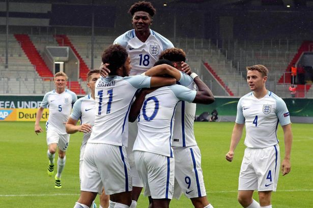 Dự đoán bóng đá hôm nay, U18 Slovakia vs U18 Anh (23h00 21/05): Nhận định giao hữu quốc tế - Ảnh 1. Dự đoán bóng đá hôm nay, U18 Slovakia vs U18 Anh (23h00 21/05): Nhận định giao hữu quốc tế - Ảnh 1.