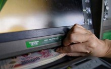 Phí rút tiền ATM, chuyển khoản của ngân hàng nào rẻ nhất?