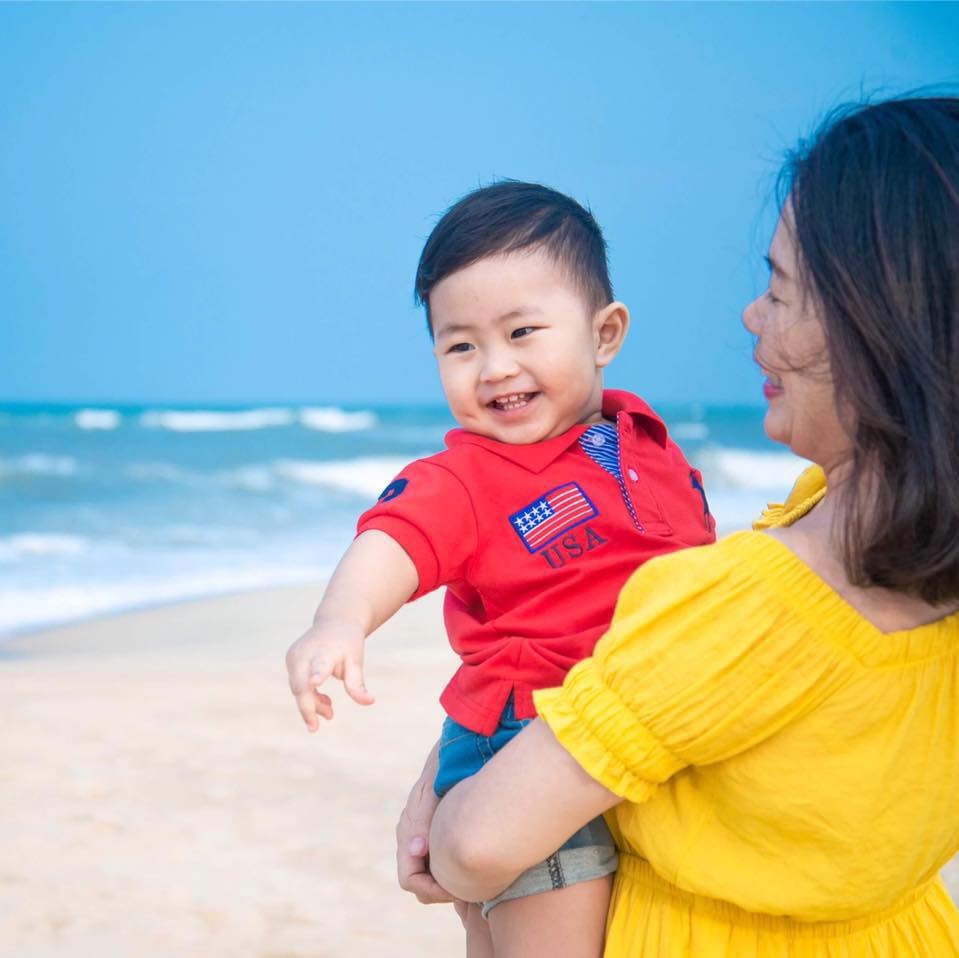 Cuộc sống sung sướng của Mỹ Lệ khi rời xa showbiz Việt: Cuồng khoe ảnh con, lười đi hát vì mất lửa nghề - Ảnh 13. Cuộc sống sung sướng của Mỹ Lệ khi rời xa showbiz Việt: Cuồng khoe ảnh con, lười đi hát vì mất lửa nghề - Ảnh 13.